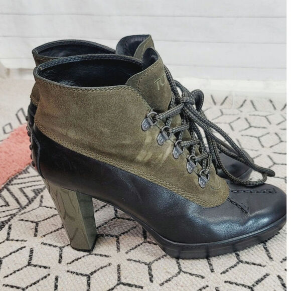 TOD’s Duck Lace Up Heeled Booties in Olive Green Suede & Black, sz 6.5 - Picture 1 of 16